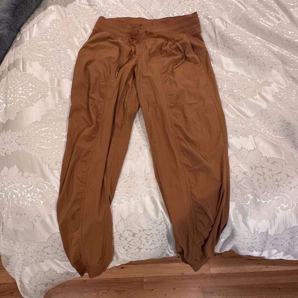 Like new lululemon dance studio joggers. Size 8 women’s. Color: khaki